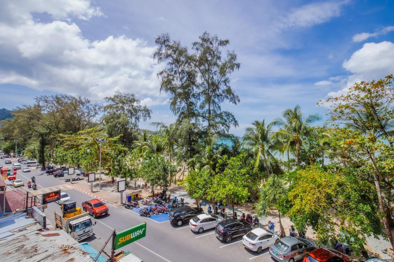 Time Out Hotel Patong Esterno foto