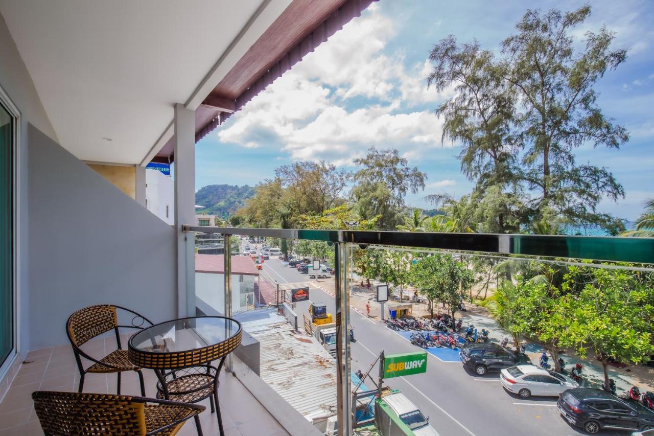 Time Out Hotel Patong Esterno foto