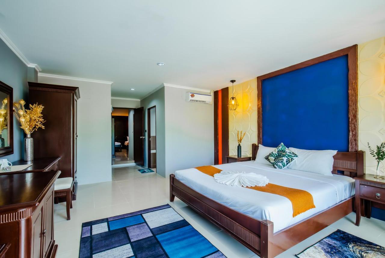 Time Out Hotel Patong Esterno foto