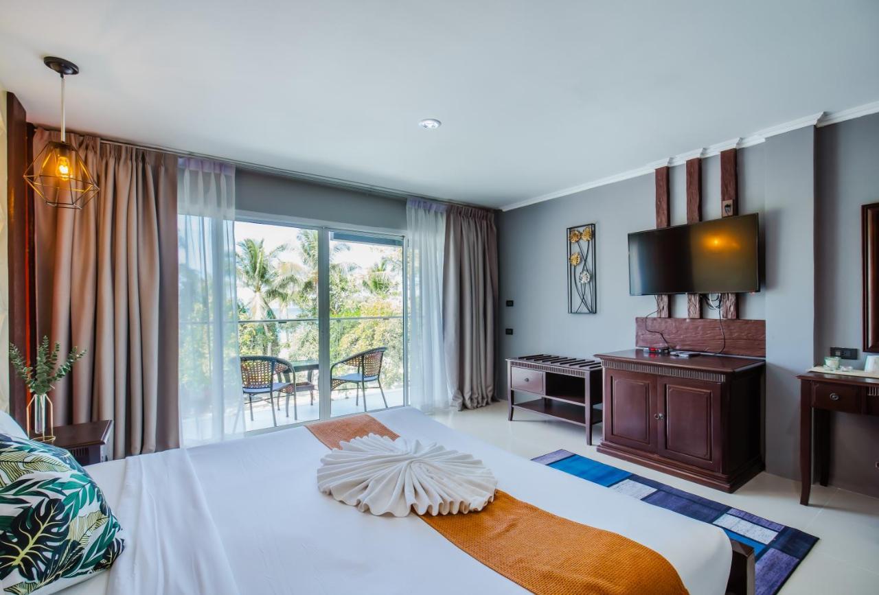 Time Out Hotel Patong Esterno foto
